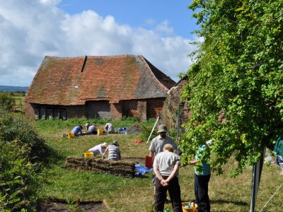 Volunteers at Creek Cottages. Credit: NFNPA